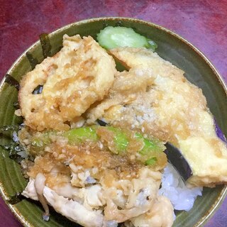 茄子とシメジと蓮根としし唐のおろし天丼！